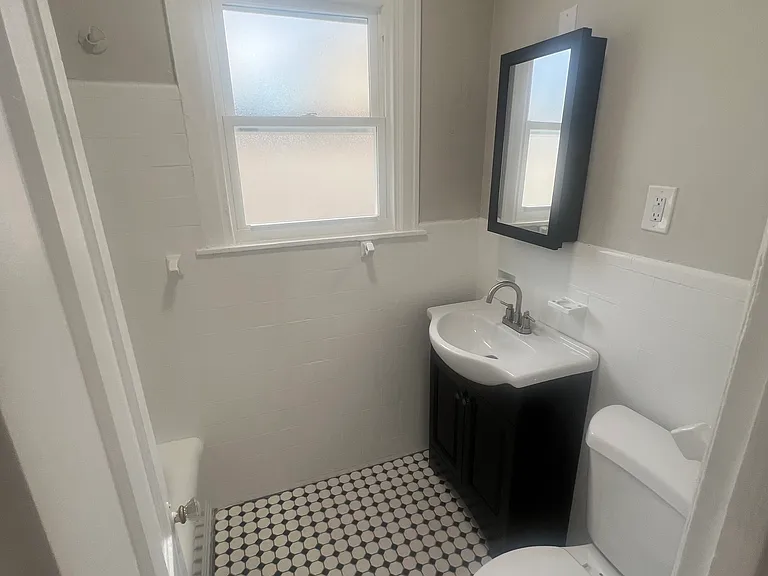 1601 N Broom St #11 — Photo 6
