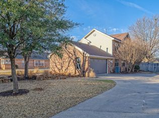 1004 Indian Ridge Dr, Denton, TX 76205
