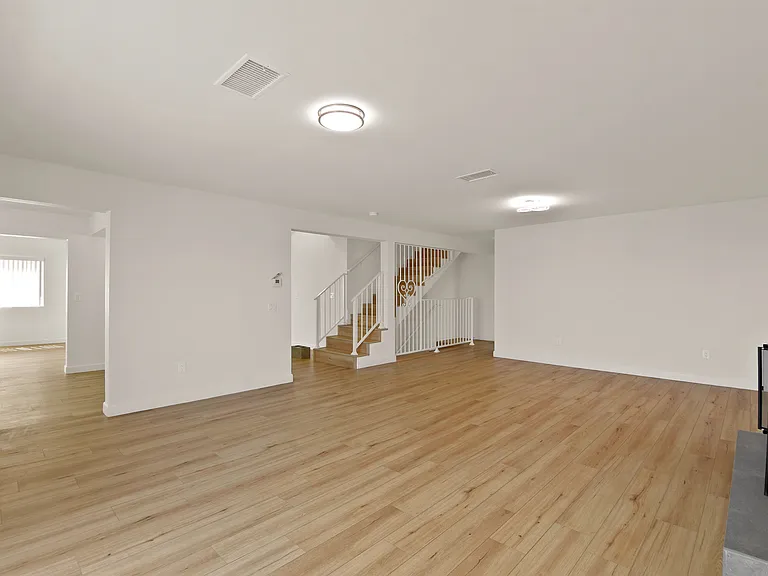 4217 Mesa St — Photo 9