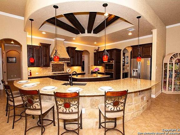 5th image of 10406 Oak Forest Way