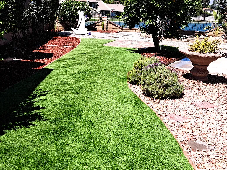 Side yard, Low maintenance