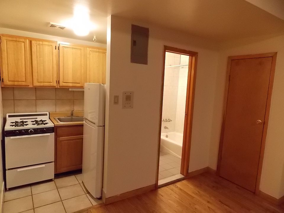 1st image of 10 W 76th St APT B