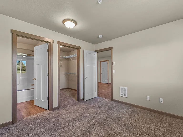 515 Telegraph Rd — Photo 27