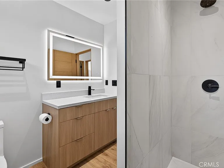 1713 W Alameda Ave — Photo 29