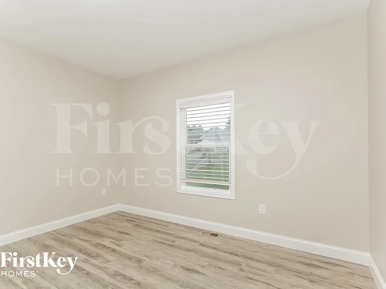 409 Lakeridge Dr — Photo 12