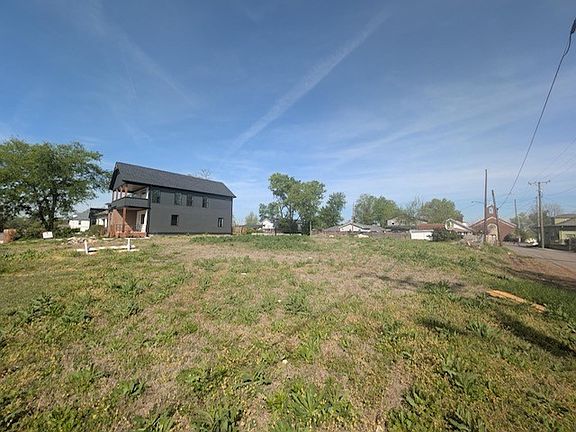 2nd image of 1700 Scovel St