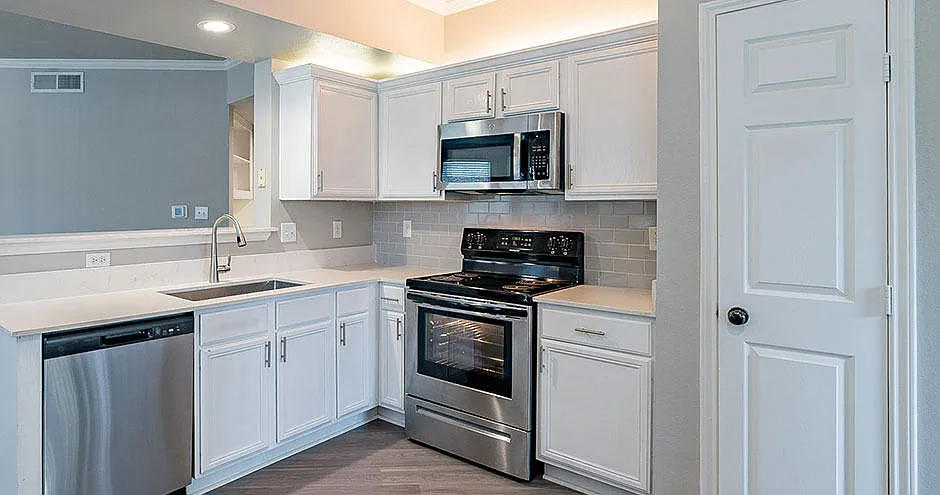 Bala Woods at Kingwood Apartments — Photo 1