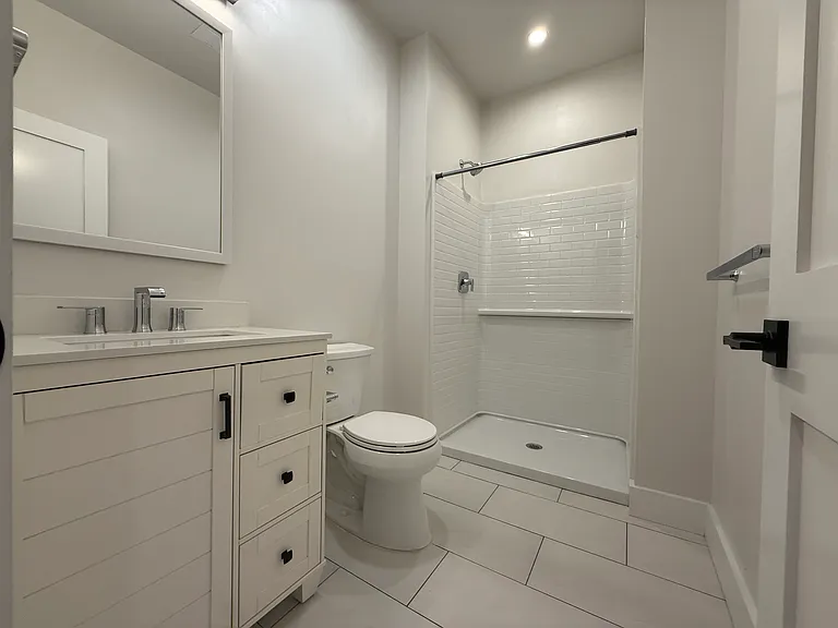 160 Main St #4 — Photo 22