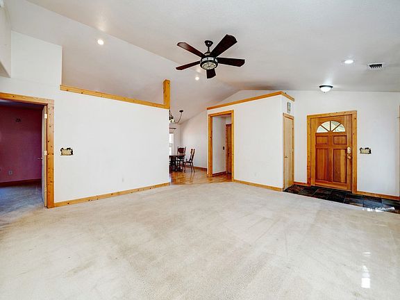 5th image of 637 Ridge St