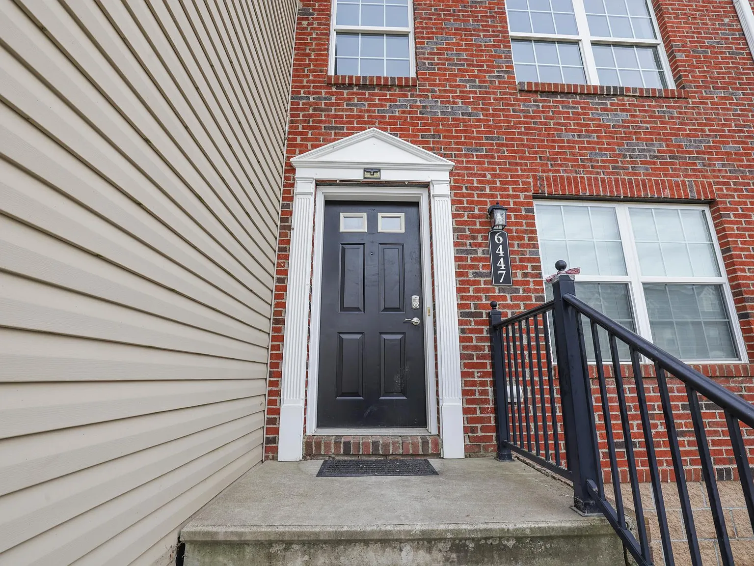 2 bed, 2038 sqft, $2,895 — Photo 2