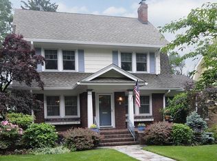 9 Windsor Pl, Montclair, NJ 07043