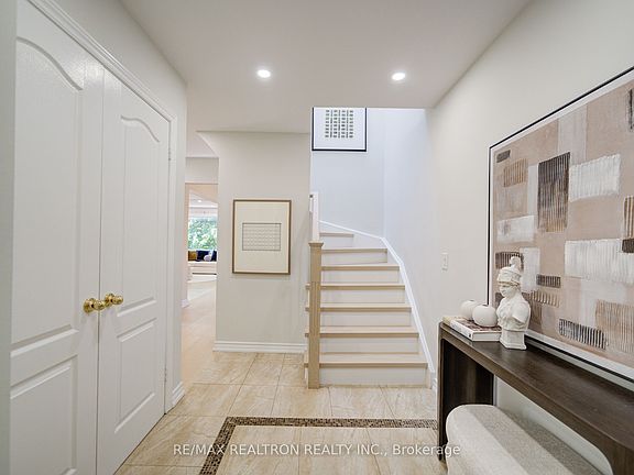 4th image of 26 Mercer Cres
