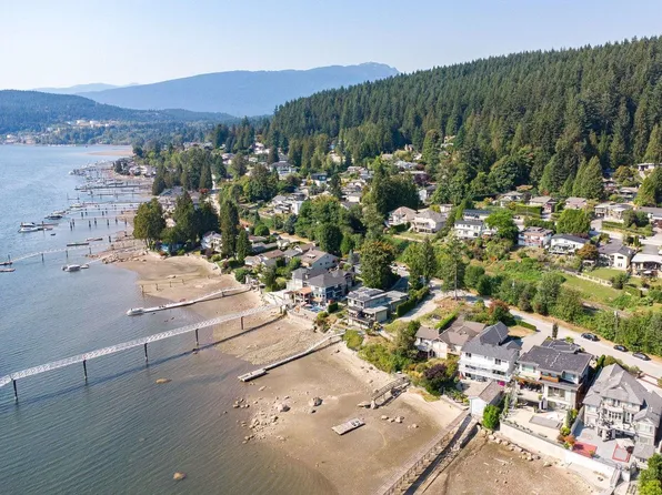 668 Alderside Rd, Pt Moody, BC V3H 3A5