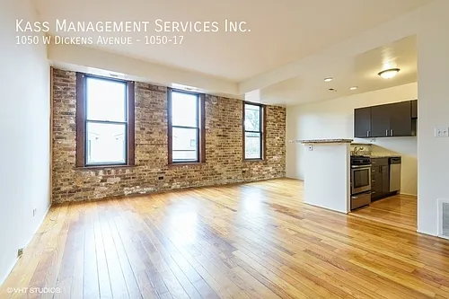 1050 W Dickens Ave #17 Photo 1