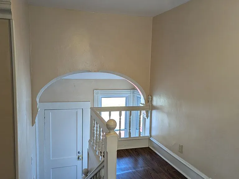 740 Park Ave — Photo 4