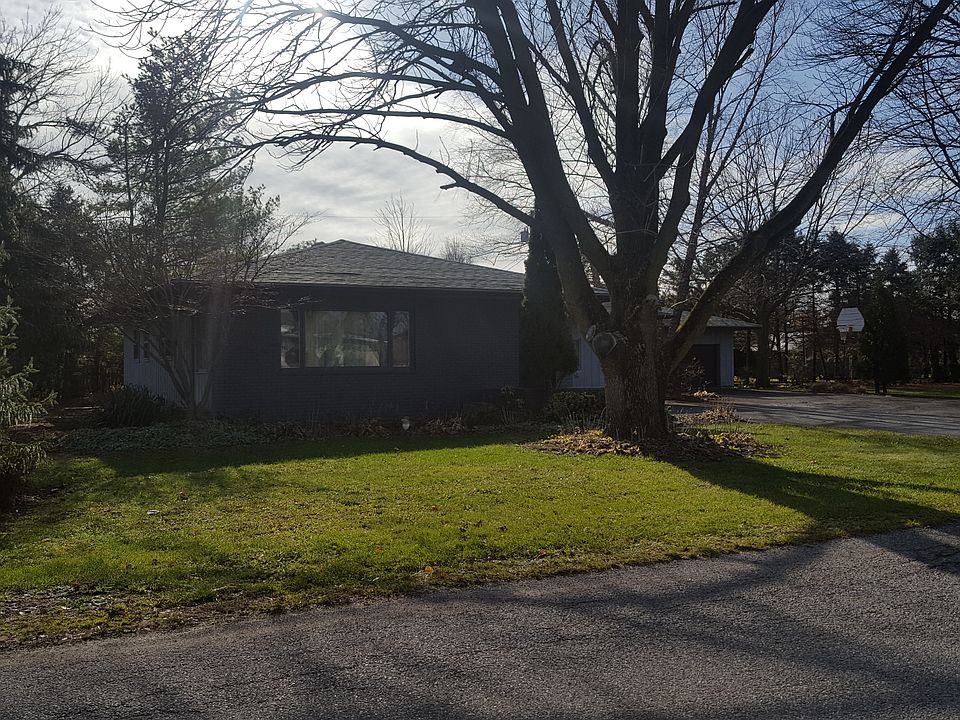 2nd image of 225 E Ada St