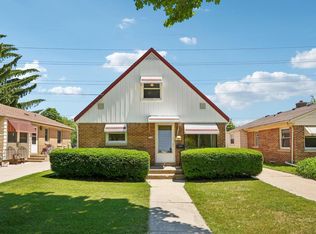 5740 N Dexter AVENUE, Glendale, WI 53209