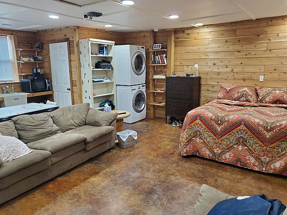 4th image of 5545 Rosemary Pl #A