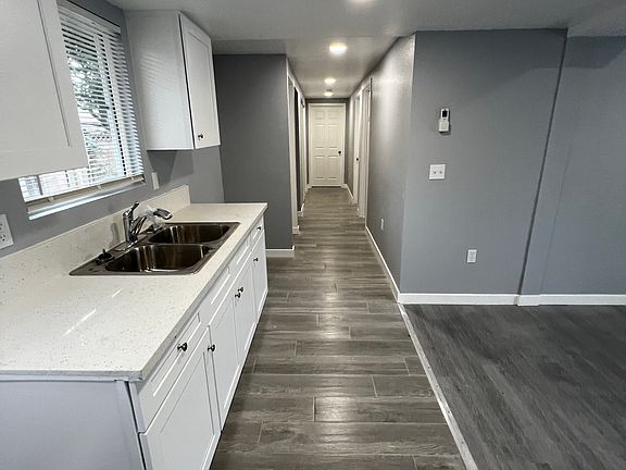 3rd image of 10426 California Ave #H