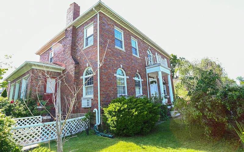 1st image of 2501 Laconia Ave