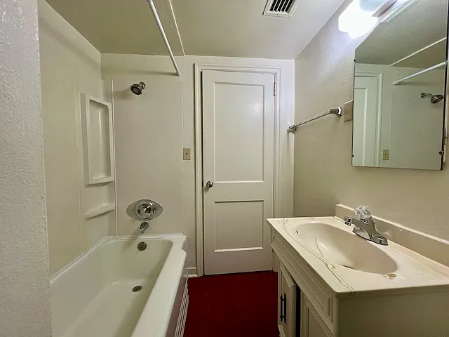 610 Washington St #9 — Photo 5