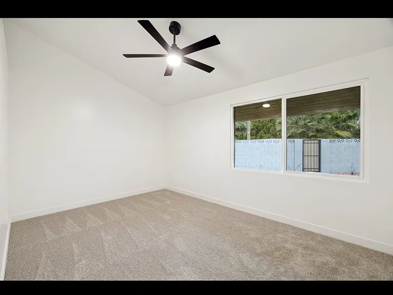 1216 W Rovey Ave — Photo 4