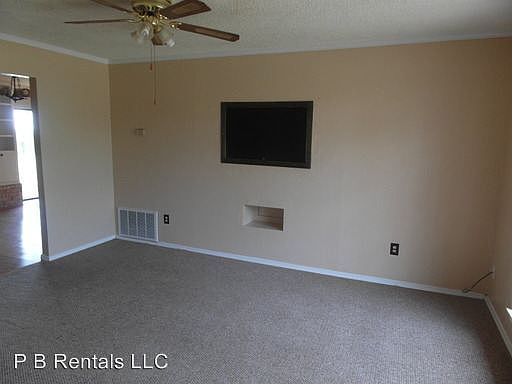 2nd image of 4609 SE Ellsworth Cir