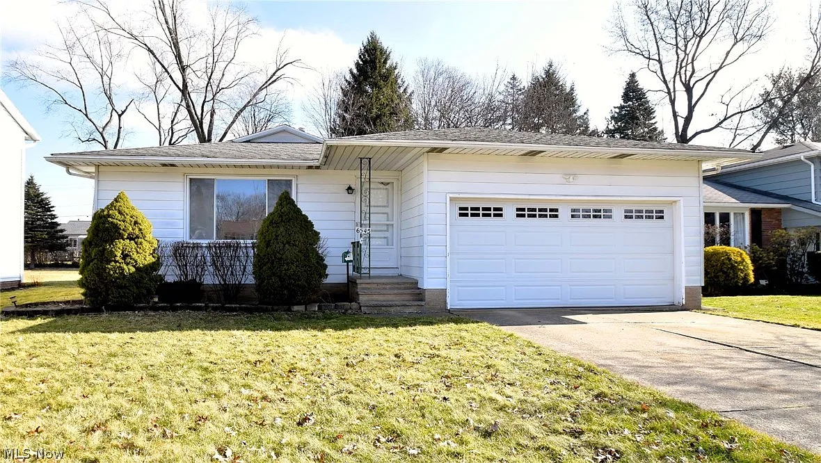 3 bed, 1.5 bath, $2,000 — Photo 1