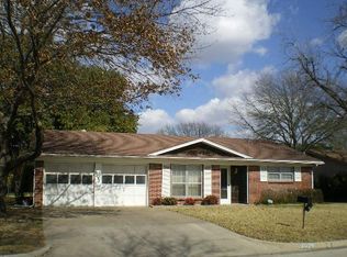 2020 Arthur Dr, Edgecliff Village, TX 76134