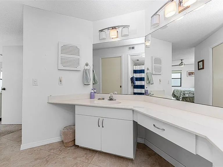 511 Pine Hollow Cir #511 — Photo 32
