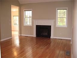 4th image of 17 Hartswood Dr