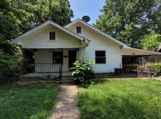 1932 W Chestnut St, Springfield, MO 65802