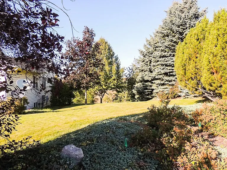 1038 W C St — Photo 14