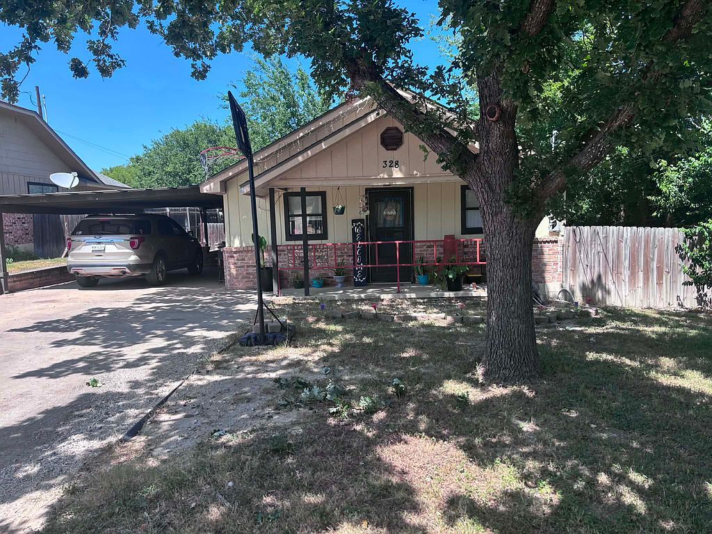 328 Mae Dr - Property Image