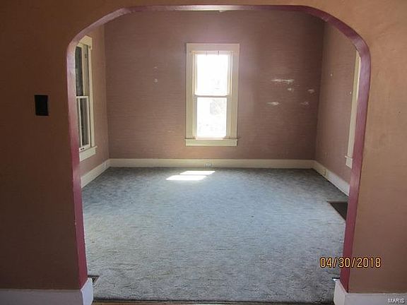 2nd image of 318 Stewart St