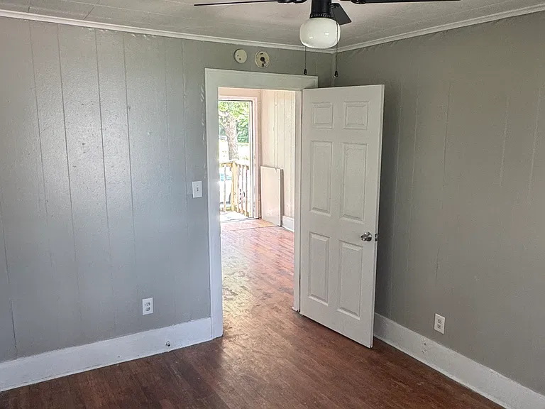 Bedroom Alt view