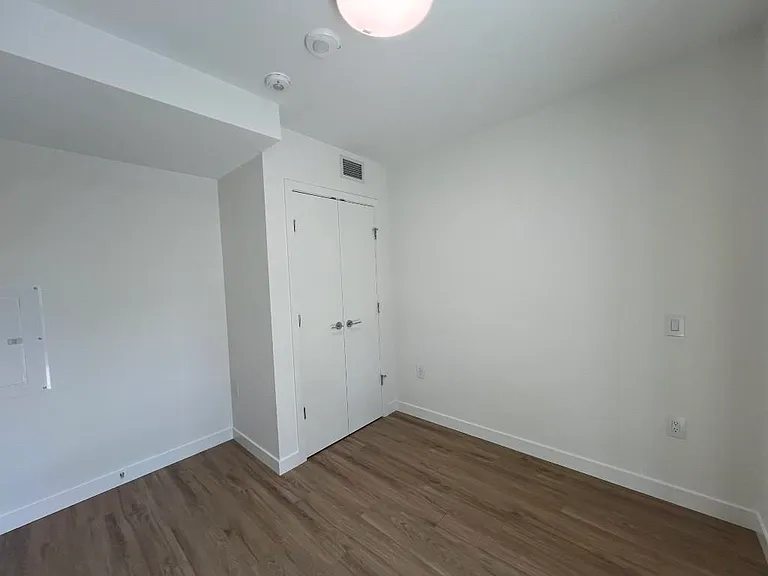 2135 Springer Ave #409 — Photo 8