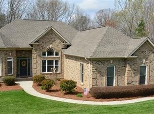 2381 Shiny Leaf Dr, Denver, NC 28037