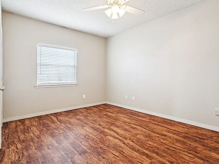 Charming Cottages for Rent in Waveland 1 & 2 Bedroom Units Available at Cambridge Cottages! — Photo 10
