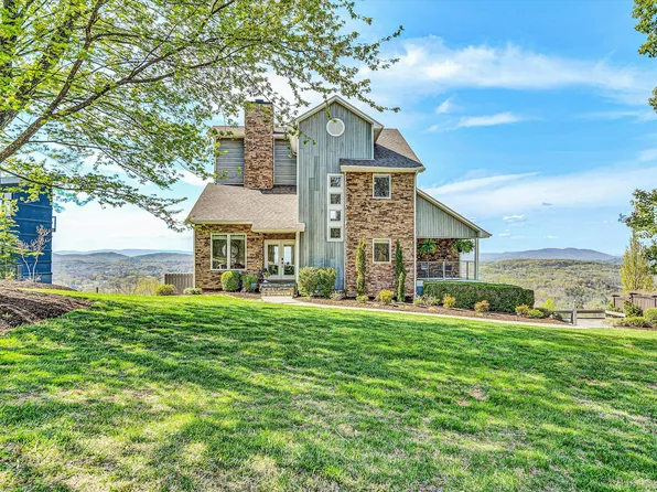 4510 Windy Gap Dr, Roanoke, VA 24014