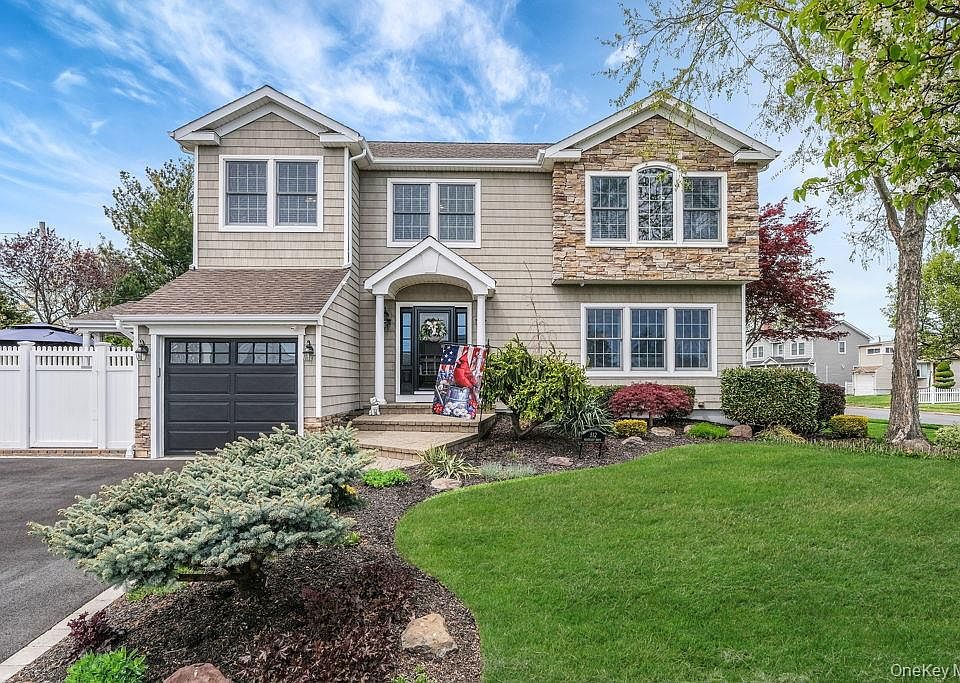 1st image of 512 Heathcliff Drive