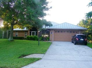 582 SE Ashley Oaks Way, Stuart, FL 34997