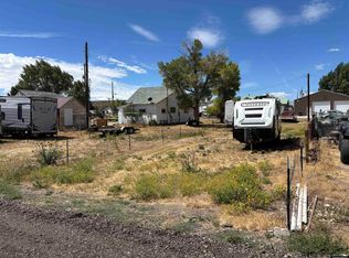 904 Diamondville Ave, Diamondville, WY 83116