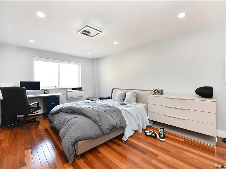 320 E Shore Rd #2A — Photo 13