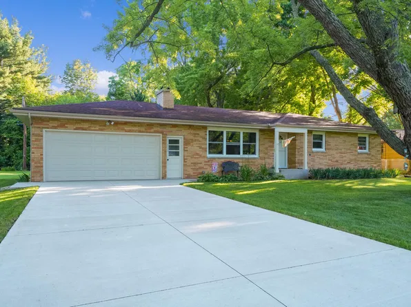 625 Clemens Ave, Saint Joseph, MI 49085