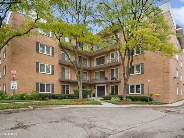 3500 Church St APT 106, Evanston, IL 60203