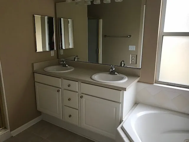 2810 Dumont Dr — Photo 9