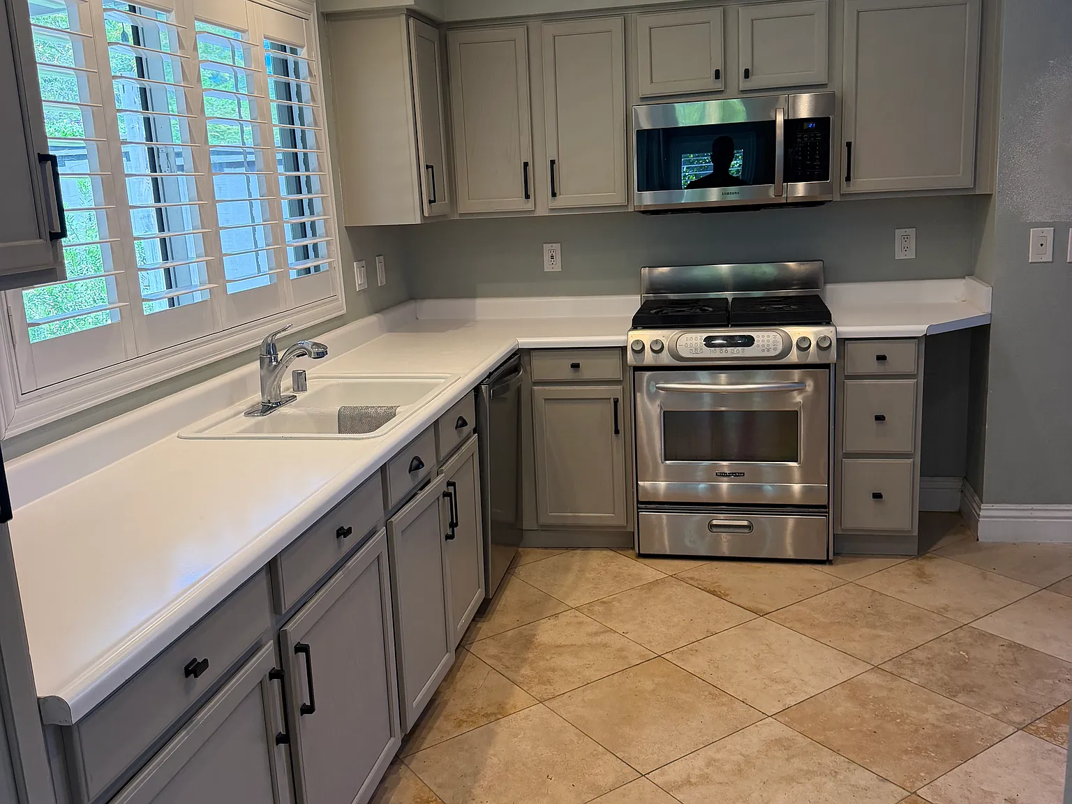 3 bed, 2.5 bath, 1411 sqft, $3,500 — Photo 3