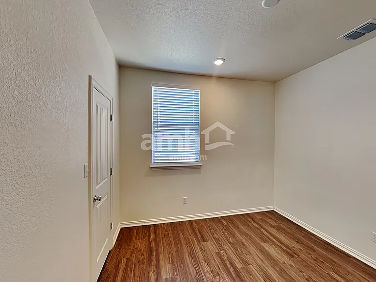 2738 Lillybrook Ln — Photo 10