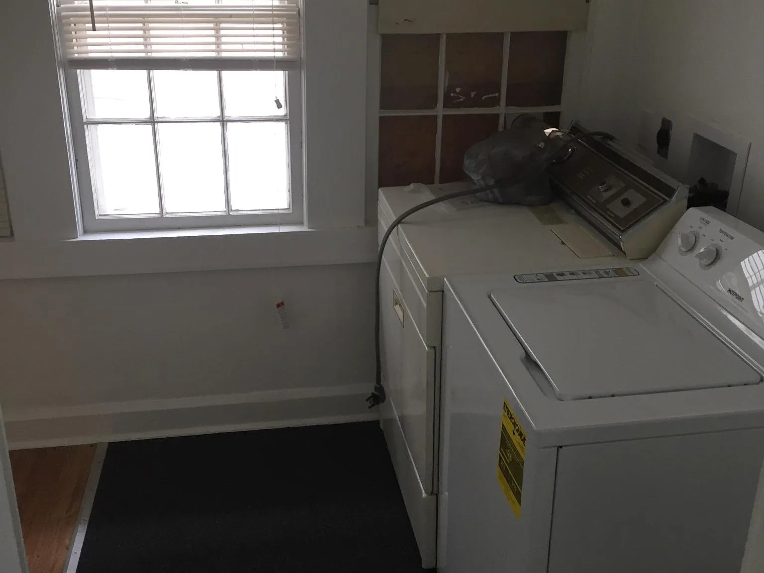 4 bed, 2500 sqft, $4,000 — Photo 4